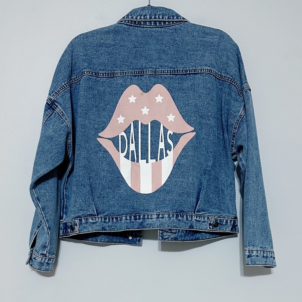 Rivalry Runway Dallas Rose Pink Lips Print Denim‎ Jacket